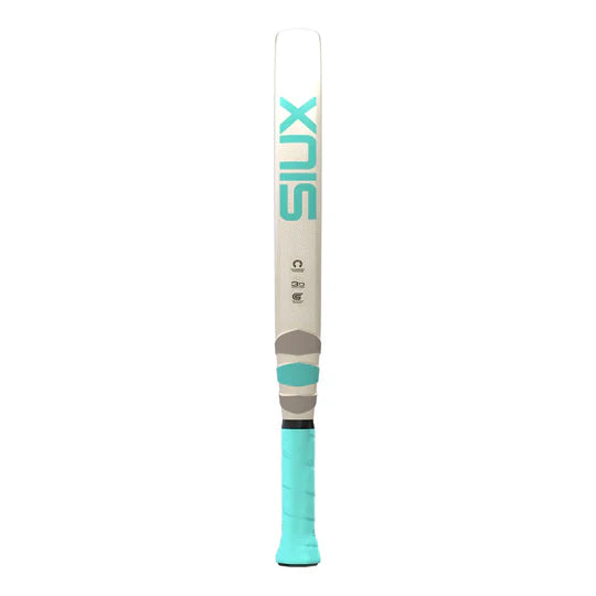 Pala_Siux_Valkiria_Pro_2026_Sofia_Araujo_Padel_racket_woman_mujer_azul_gris_blue_grey_7_540x_620e1e1b-4009-425e-97b2-8d8deb13023d